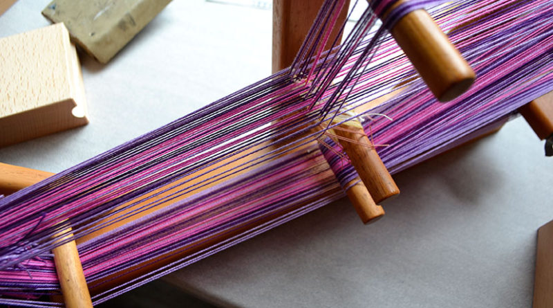 Inkle loom weaving